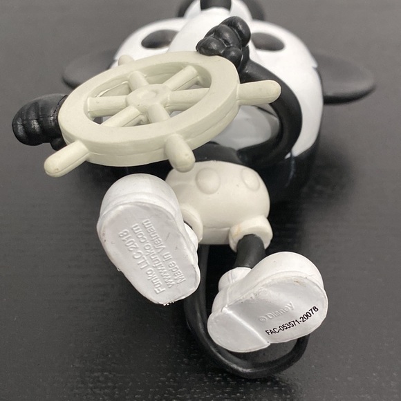 Funko Pop! Mickey Mouse 90th Birthday Disney’s Steamboat Willie #425 - Picture 11 of 11